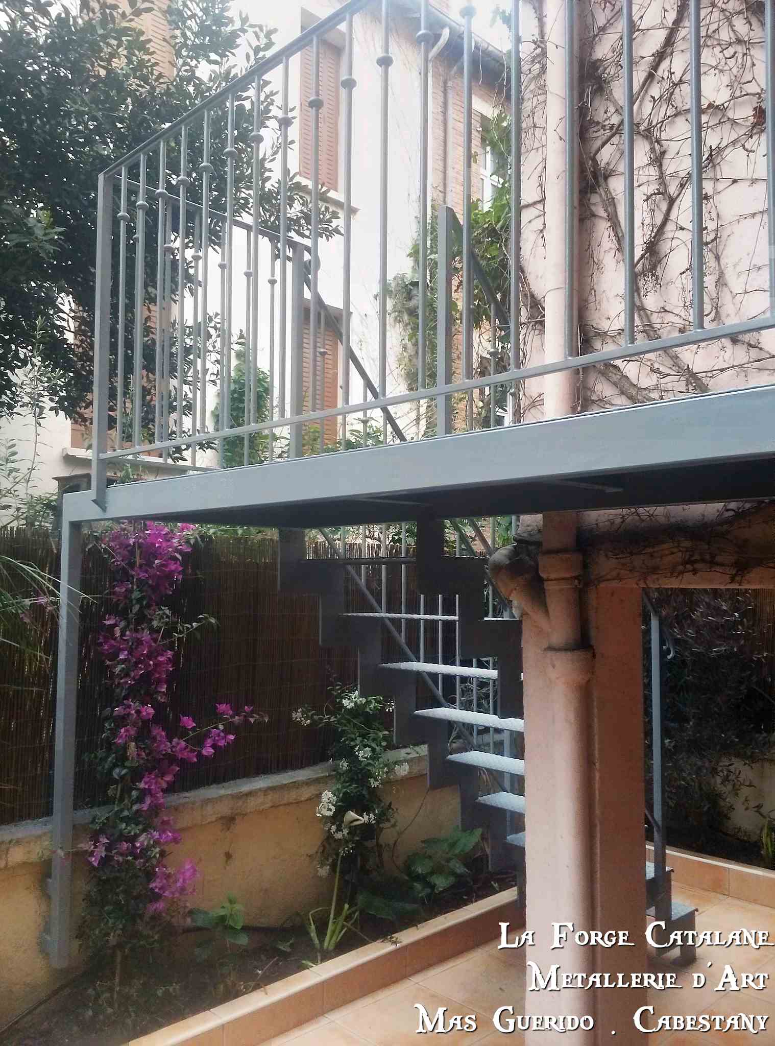 passerelle tube tole larmee  garde corps rondin bagues forge catalane (5).jpg